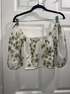 Abercrombie & Fitch White Cropped Puff-Sleeve Top with Olive Floral Print